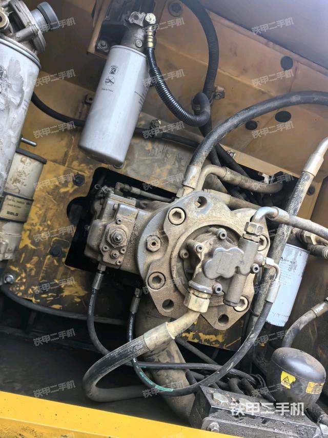 液壓泵斜45?右（大件艙室）