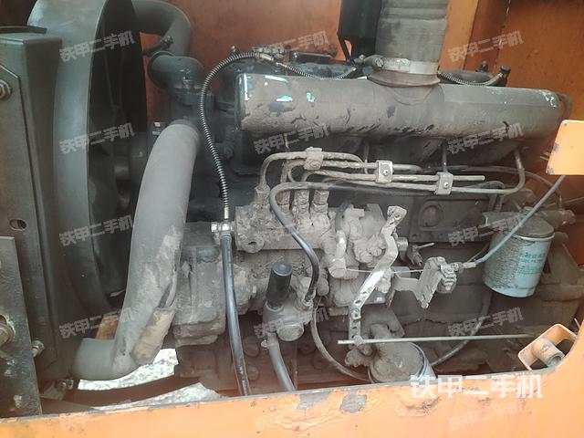 發(fā)動機右側(cè)（整機外觀及大件）