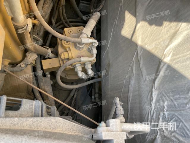 回轉(zhuǎn)馬達和主控閥（整機外觀）