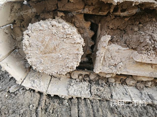 左驅(qū)動(dòng)輪（行走機(jī)構(gòu)）