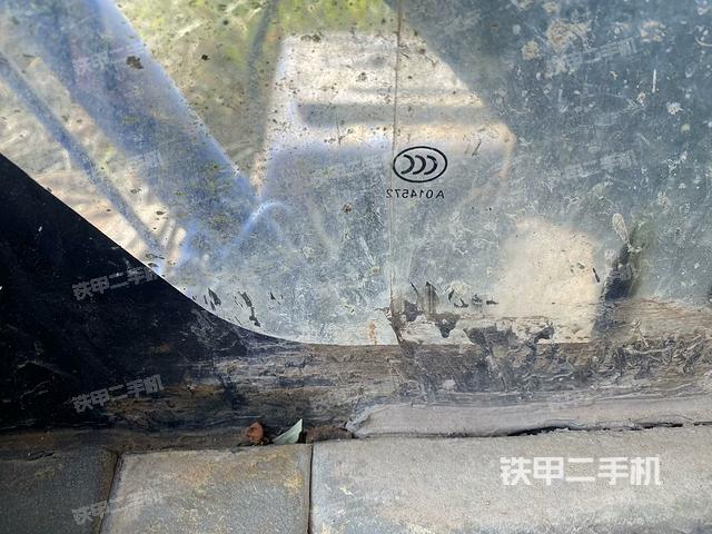 后窗玻璃角標（駕駛室部分）