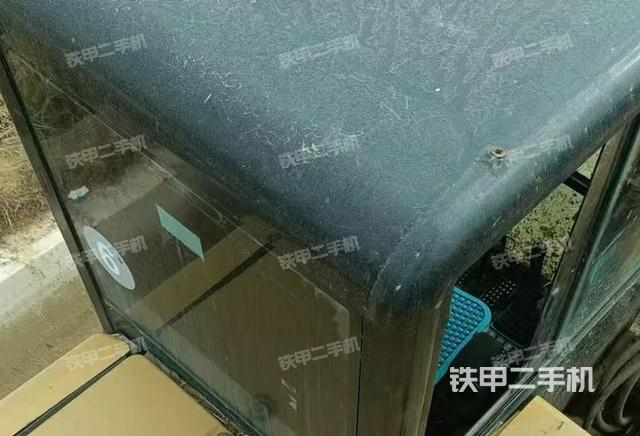 駕駛室頂部(整機外觀) 駕駛室頂部(整機外觀)