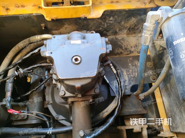 液壓泵斜45?右（大件艙室）