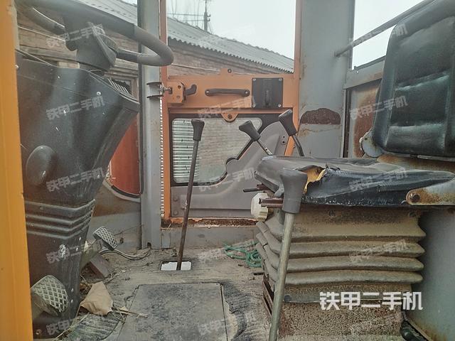 駕駛室工作臺（整機外觀及大件）