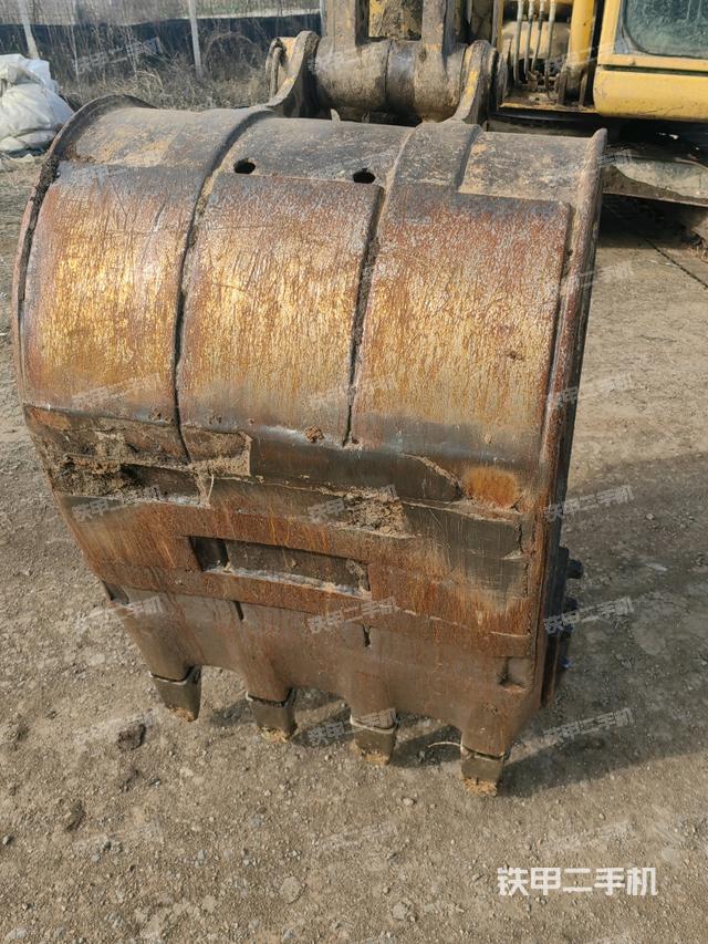 鏟斗右后整體（工作和回轉(zhuǎn)裝置）