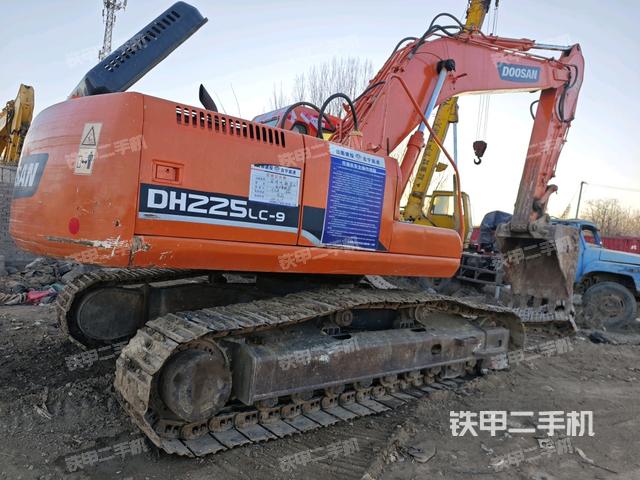 整機(jī)右后45°(整機(jī)外觀) 整機(jī)右后45°(整機(jī)外觀)