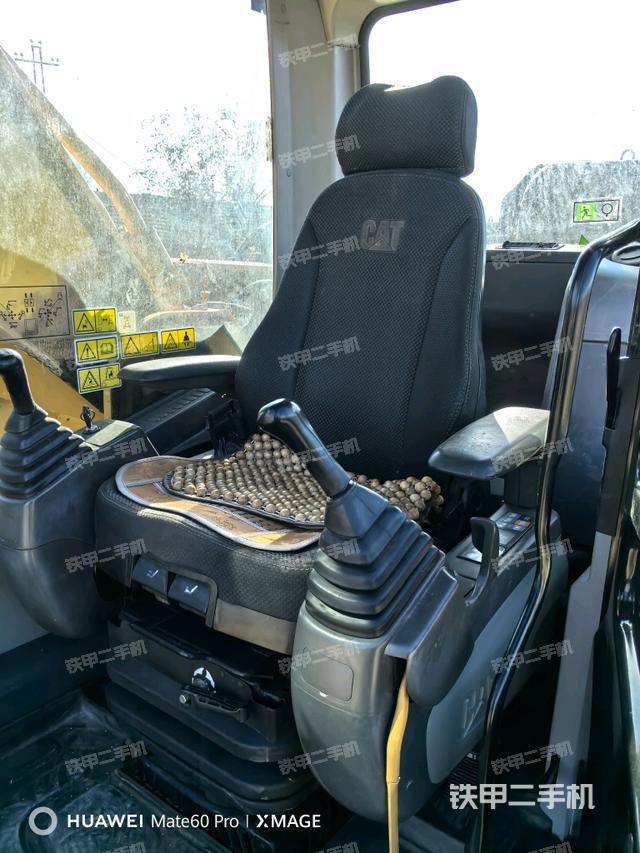 座椅右側(cè)控制臺(tái)/鑰匙門/油門/含右手柄（駕駛室部分）