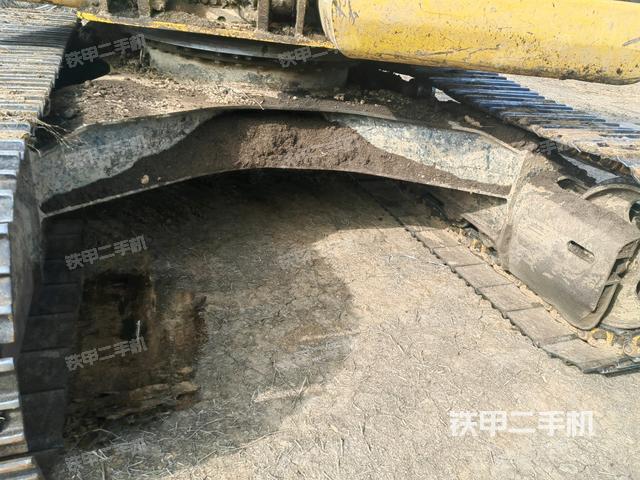 轉(zhuǎn)盤(pán)和下車架正前（工作和回轉(zhuǎn)裝置）