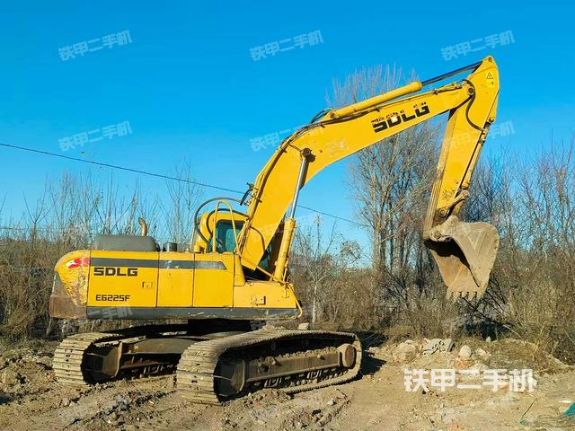 整機(jī)右后45°(整機(jī)外觀) 整機(jī)右后45°(整機(jī)外觀)