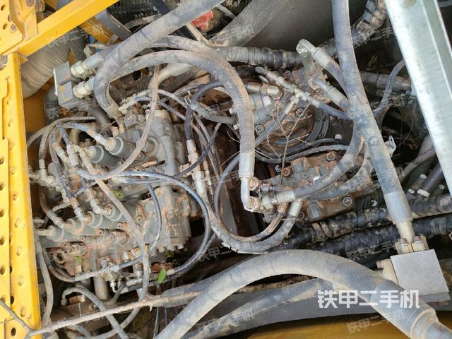 回轉(zhuǎn)馬達(dá)（上車部件）