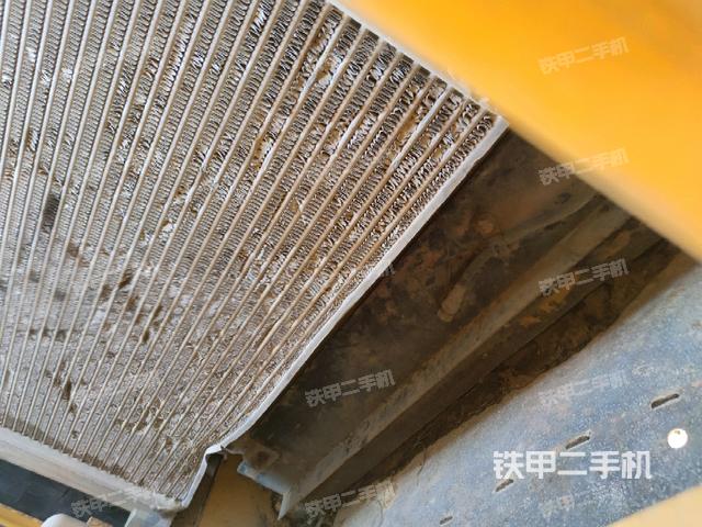 散熱器正面（大件艙室）