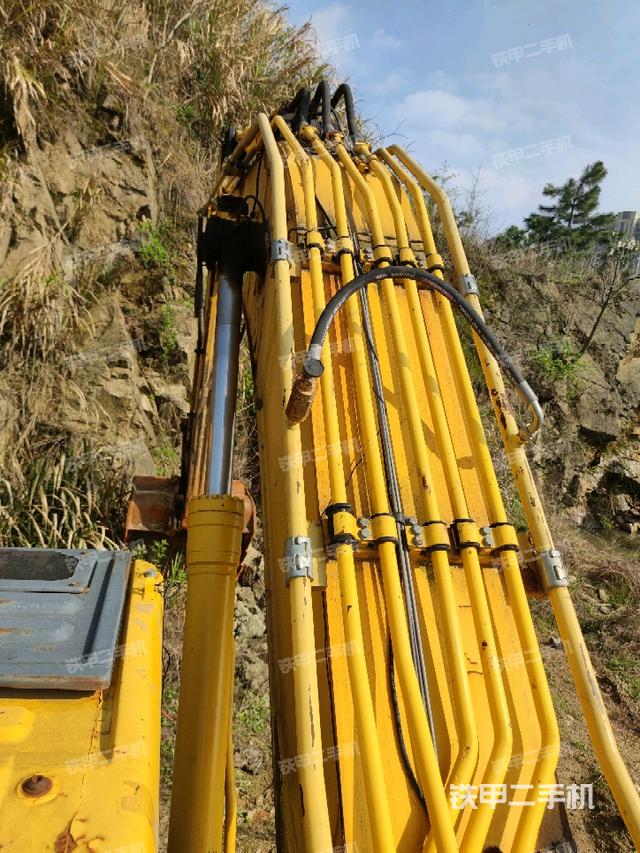 大臂背部俯視（工作和回轉裝置）