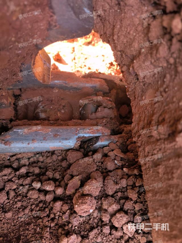 左驅(qū)動(dòng)輪（行走機(jī)構(gòu)）