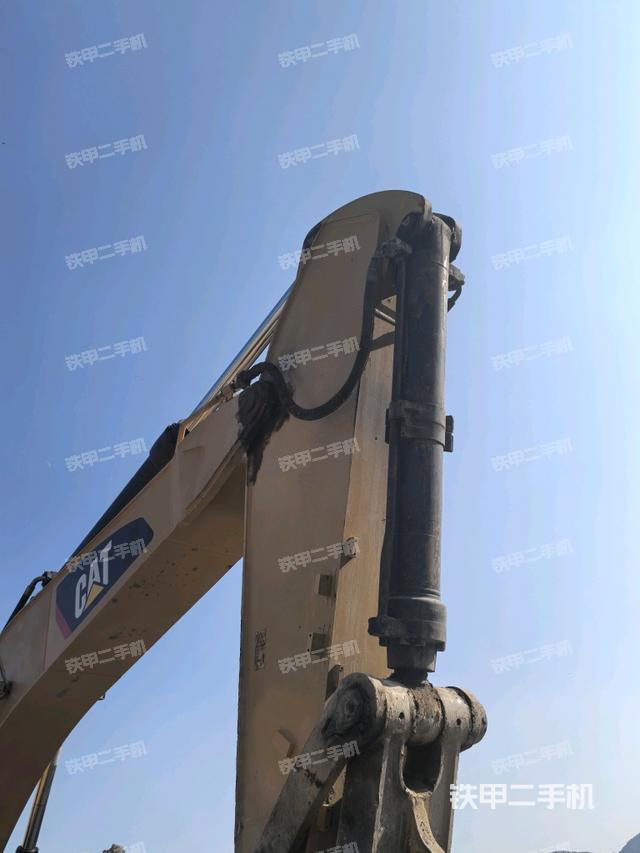 小臂整體右前(工作和回轉(zhuǎn)裝置) 小臂整體右前(工作和回轉(zhuǎn)裝置)