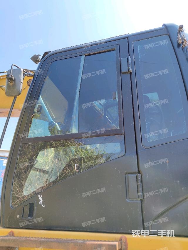 駕駛室正側(cè)（駕駛室部分）