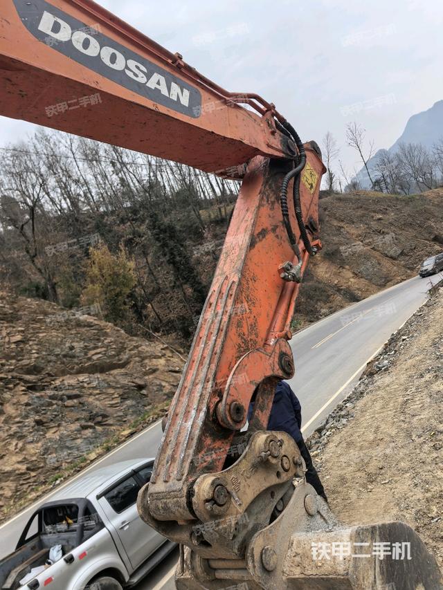 小臂整體左后（工作和回轉(zhuǎn)裝置）