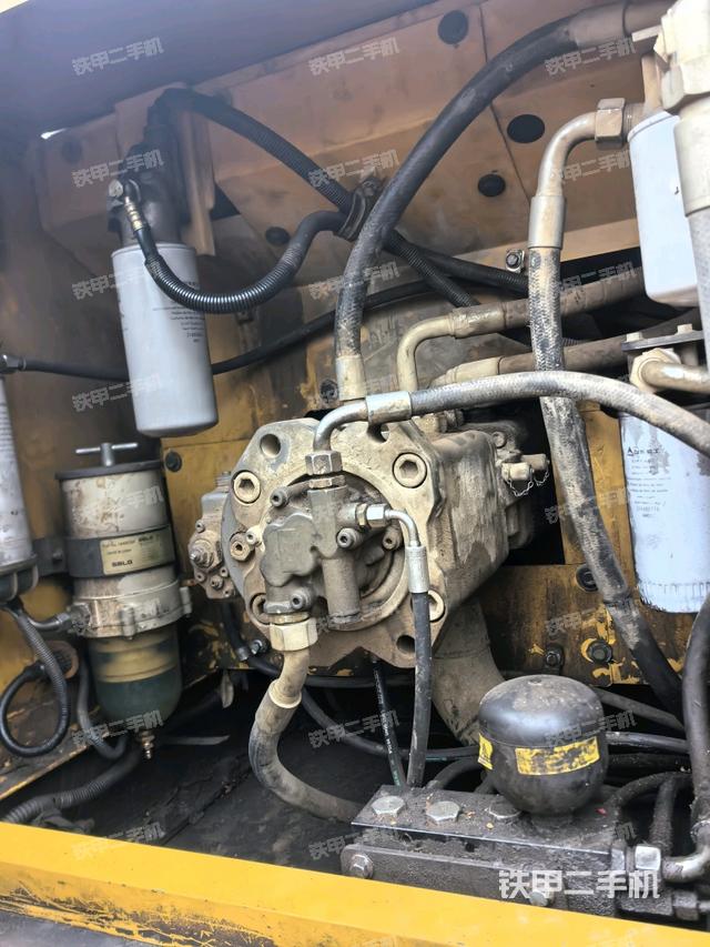 液壓泵斜45?左（大件艙室）