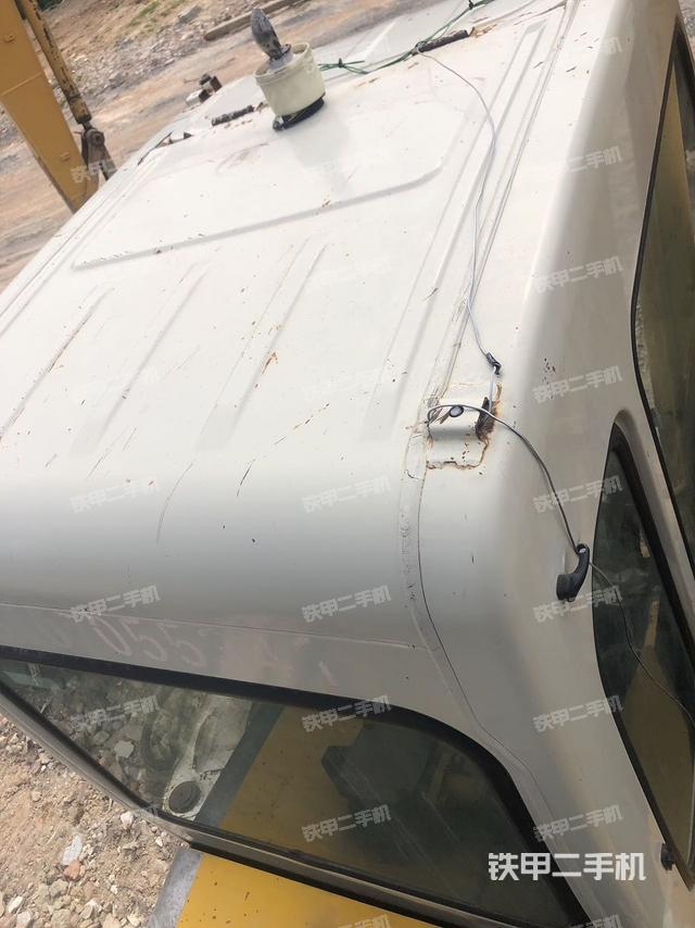 駕駛室頂部（整機外觀）