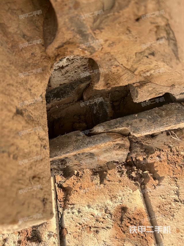 右驅(qū)動(dòng)輪（行走機(jī)構(gòu)）