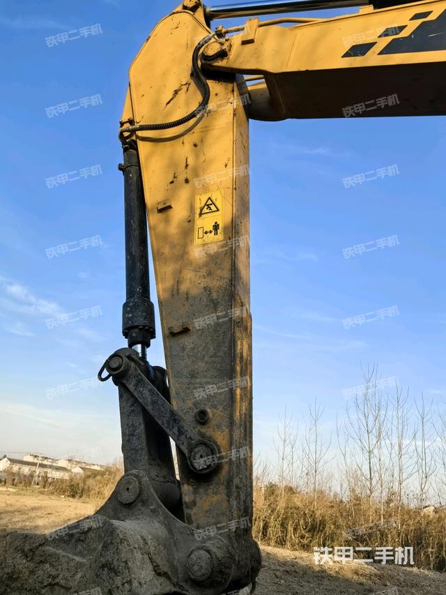 小臂整体左后（工作和回转装置）