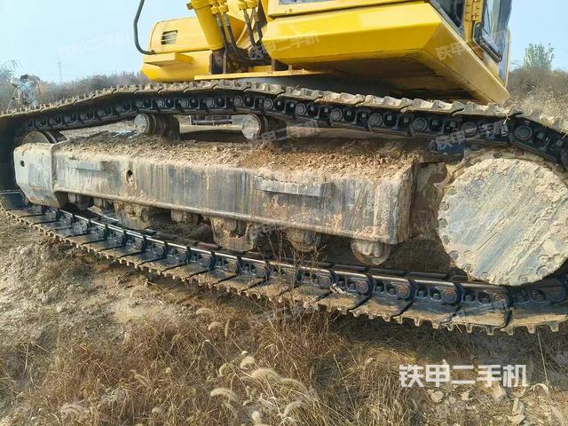 單側(cè)履帶整體(整機(jī)外觀) 單側(cè)履帶整體(整機(jī)外觀)