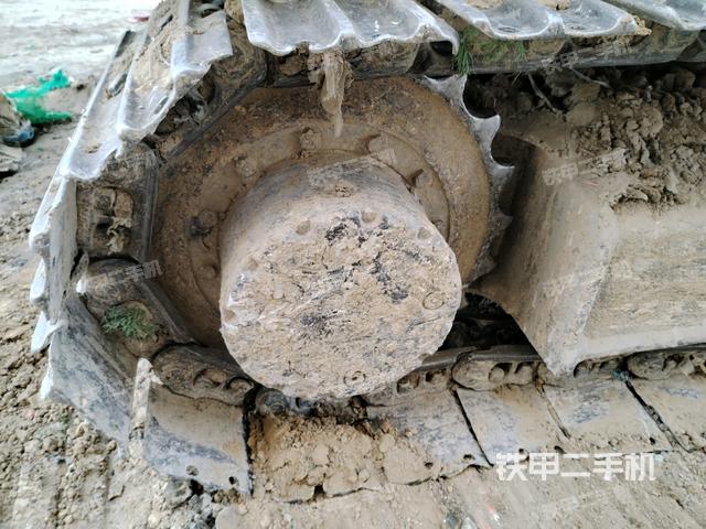 右驅(qū)動輪（行走機(jī)構(gòu)）