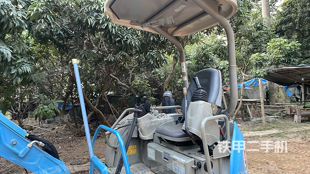 驾驶室整体（整机外观）