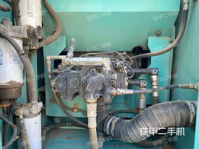 液壓泵艙室正面整體（整機(jī)外觀）