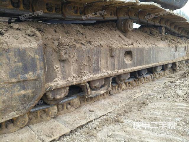 單側(cè)履帶整體（整機(jī)外觀）