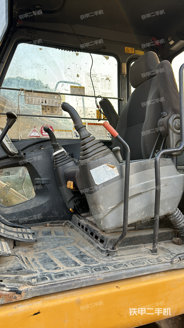 駕駛室整體（整機(jī)外觀）