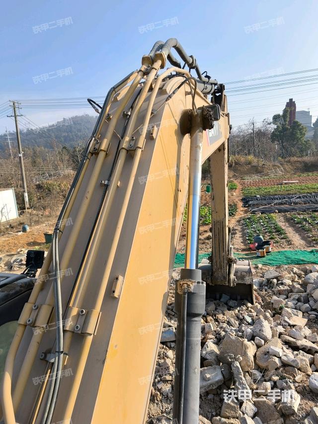 大臂根部?斜視(工作和回轉(zhuǎn)裝置) 大臂根部?斜視(工作和回轉(zhuǎn)裝置)