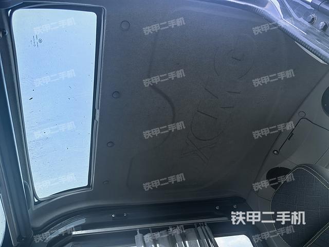 驾驶室顶部（整机外观）