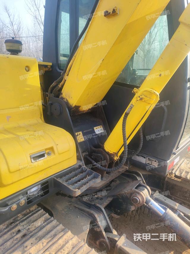 大臂根部?斜（工作和回轉(zhuǎn)裝置）