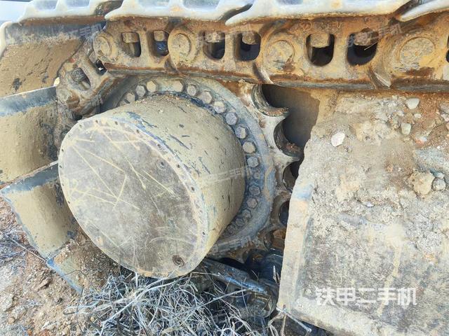 駕駛室整體(整機(jī)外觀) 駕駛室整體(整機(jī)外觀)