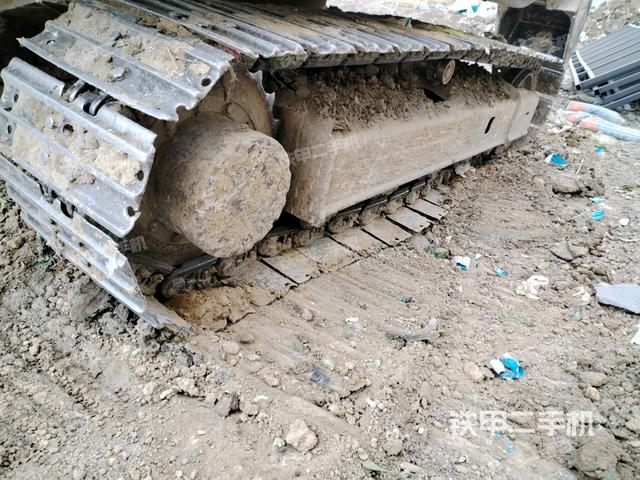 右側(cè)履帶整體?（行走機(jī)構(gòu)）