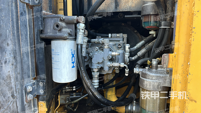 液壓泵艙室正面整體（整機(jī)外觀）