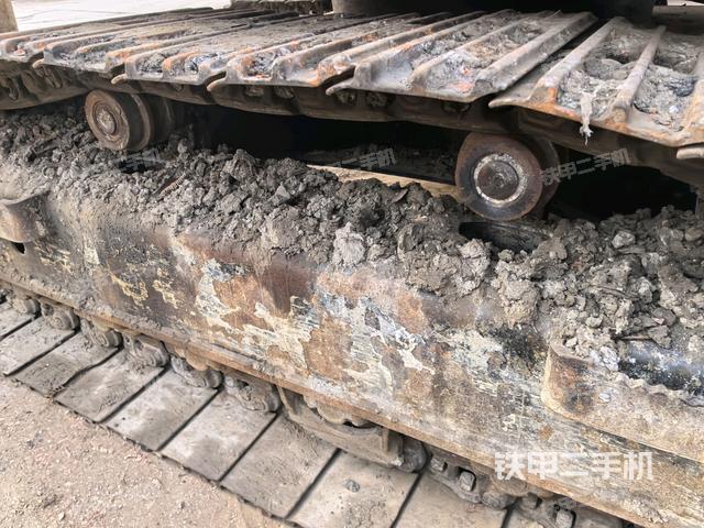 右驅(qū)動(dòng)輪（行走機(jī)構(gòu)）