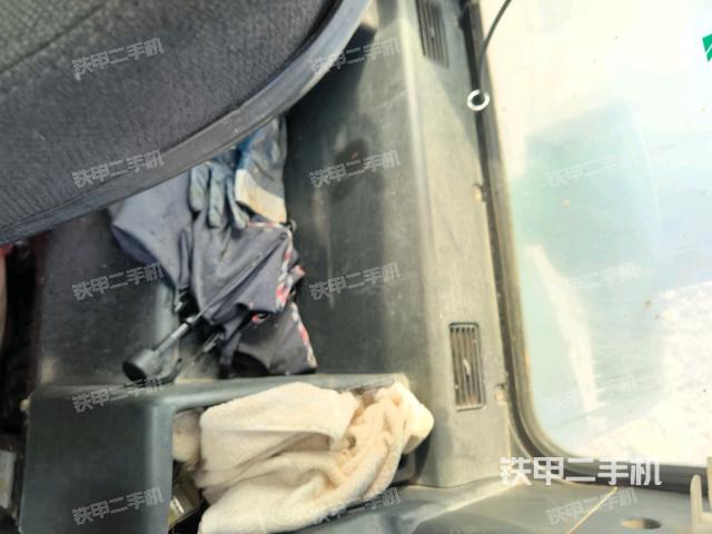 座椅后部(駕駛室部分) 座椅后部(駕駛室部分)