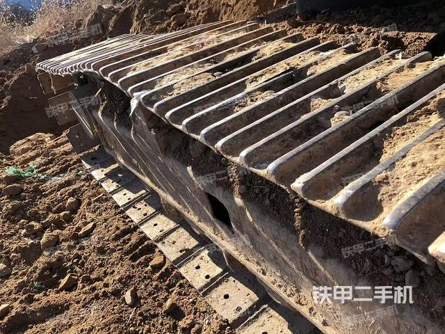 單側(cè)履帶整體（整機(jī)外觀）