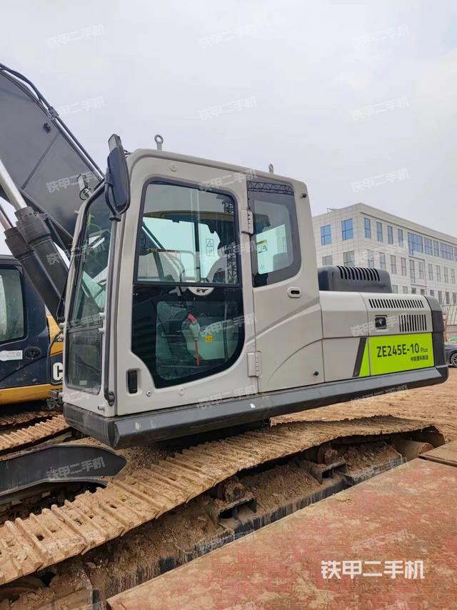 驾驶室整体（整机外观）