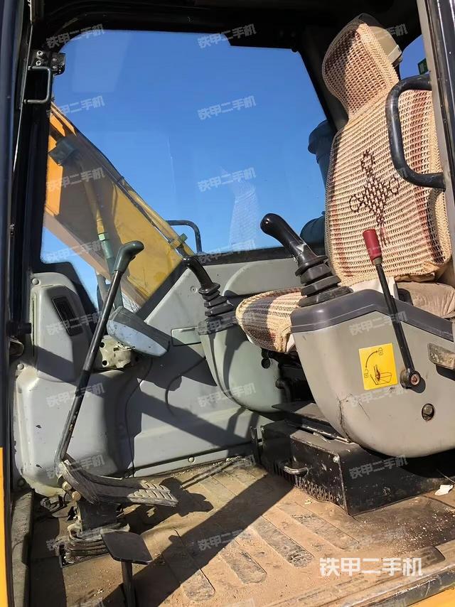 駕駛室整體（整機(jī)外觀）