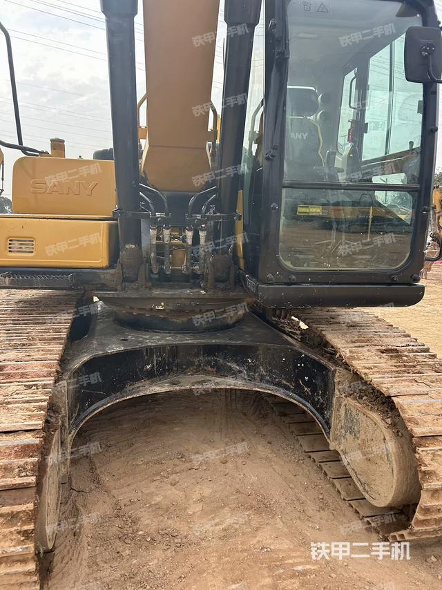 大臂油缸整體?豎拍（工作和回轉(zhuǎn)裝置）