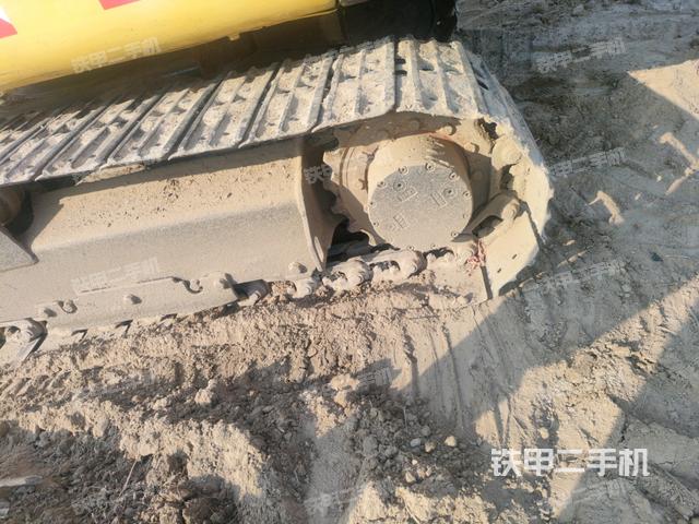 左驅(qū)動輪（行走機構(gòu)）