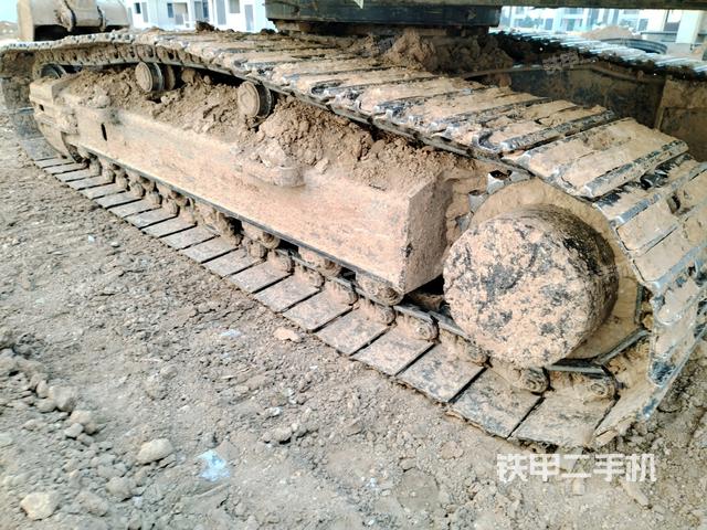 右側(cè)履帶整體（行走機構(gòu)）