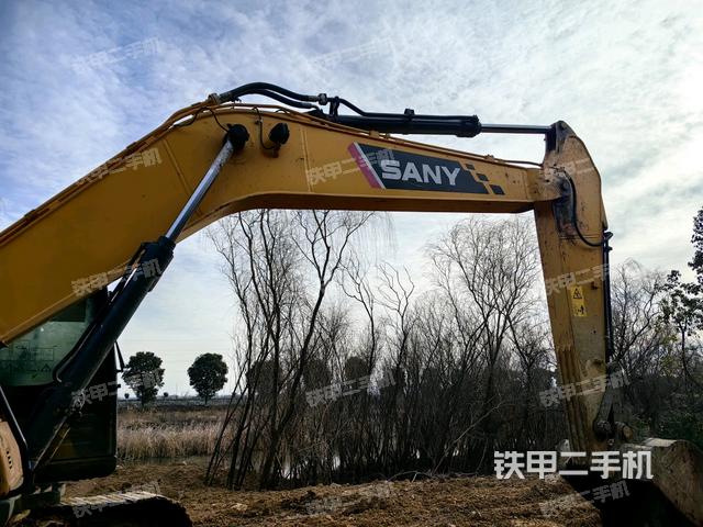 大臂整體?右側(cè)(工作和回轉(zhuǎn)裝置) 大臂整體?右側(cè)(工作和回轉(zhuǎn)裝置)