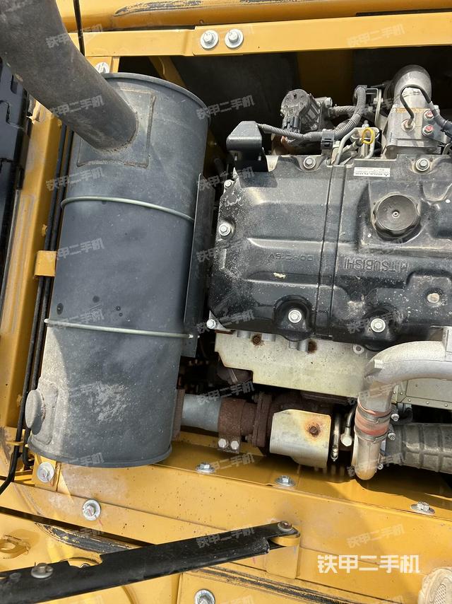 氣門(mén)室蓋螺絲特寫(xiě)（上車(chē)部件）