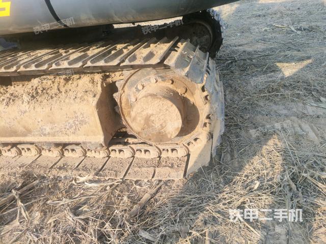 右驅(qū)動輪（行走機構(gòu)）