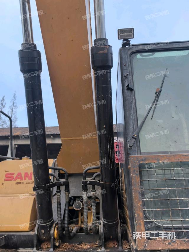 大臂油缸整體?豎拍（工作和回轉(zhuǎn)裝置）