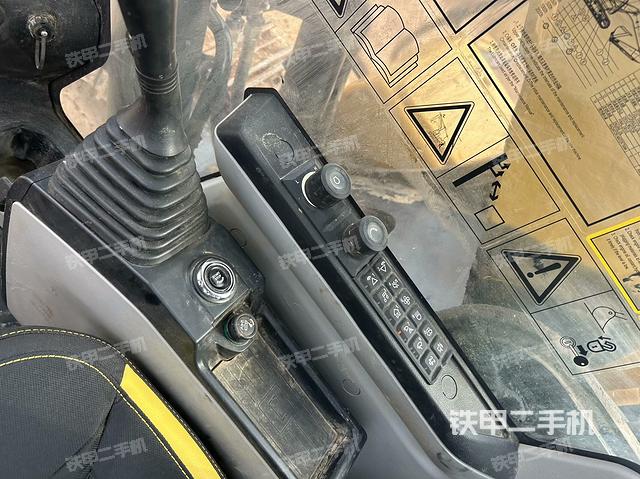 座椅左側(cè)控制臺(tái)/音響/含左手柄（駕駛室部分）