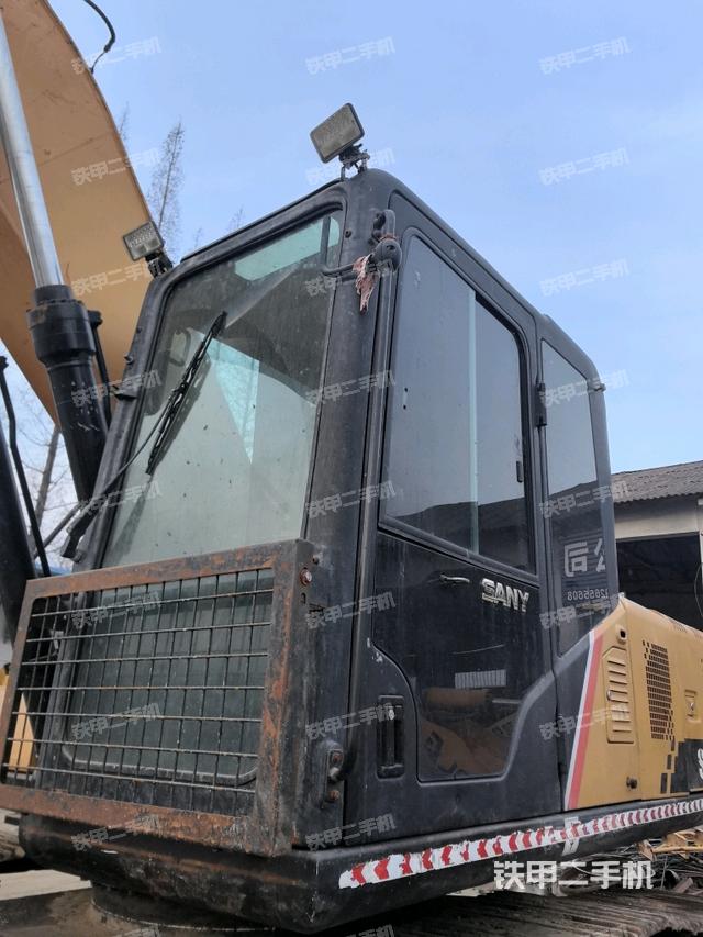 駕駛室左前45度（駕駛室部分）